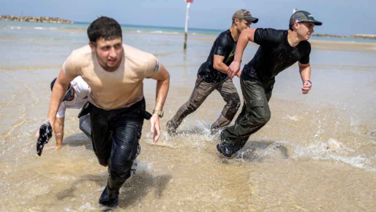 Fear looms over Tel Aviv… a city under the impact of missiles