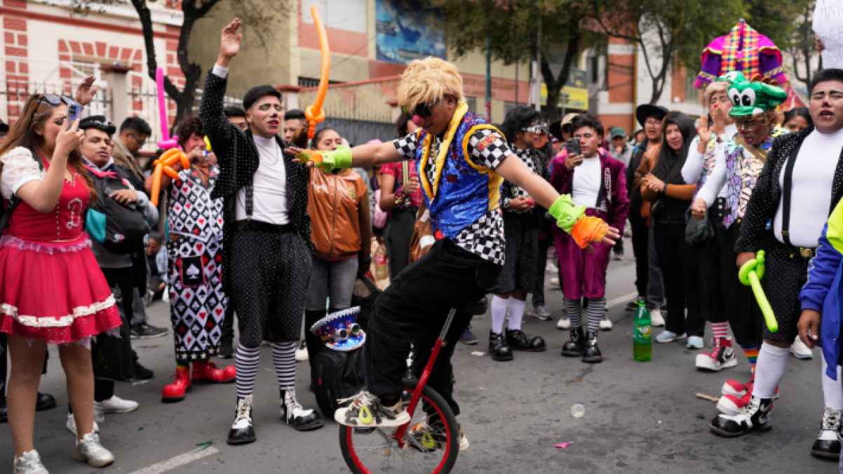 Dozens of clowns protest in Bolivia streets over decree threatening their incomes – video
