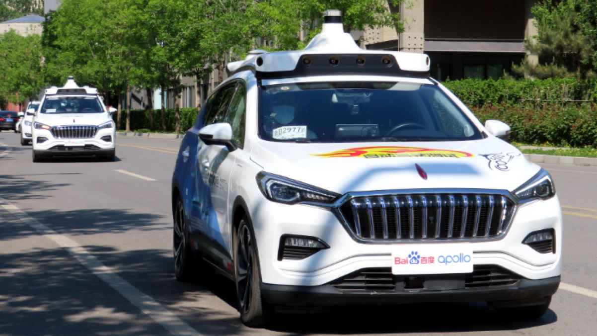 Mass Outage Halts Hundreds of Self-Driving Cars on China’s Streets – Video