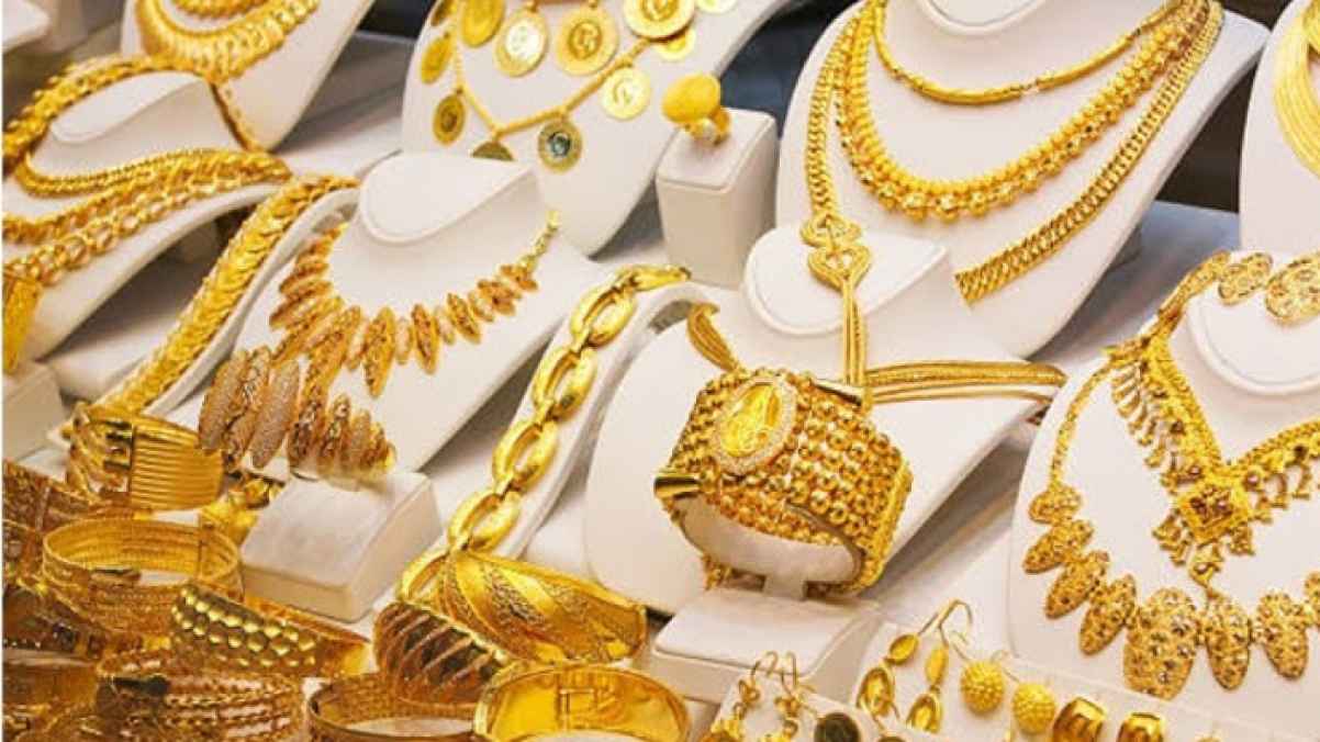 Gold prices decline in Jordan on Monday