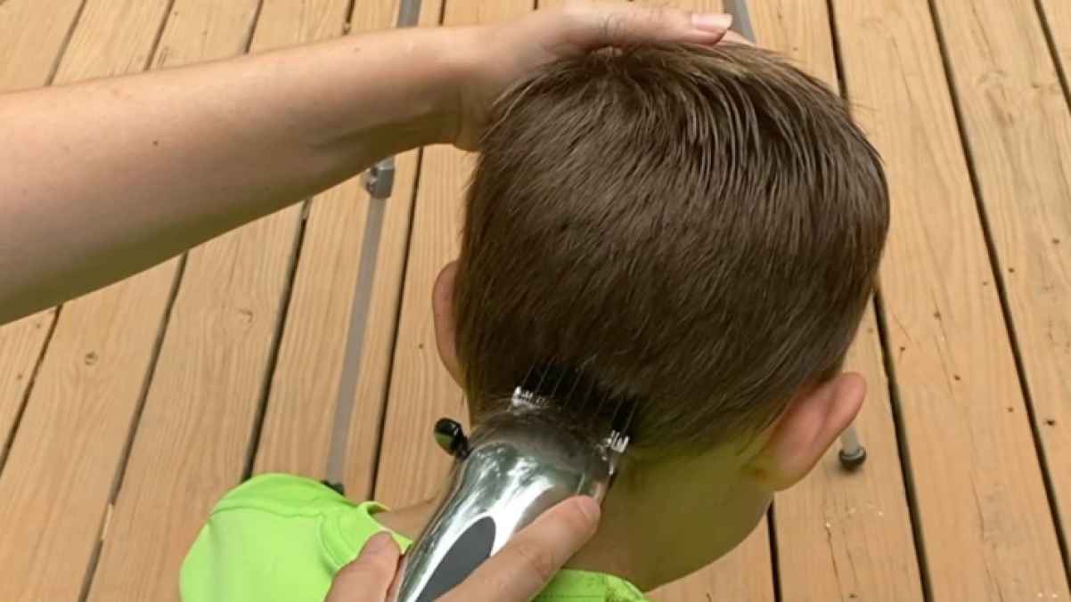 A teacher sparks widespread outrage after publicly cutting a student’s hair in front of his classmates in Egypt