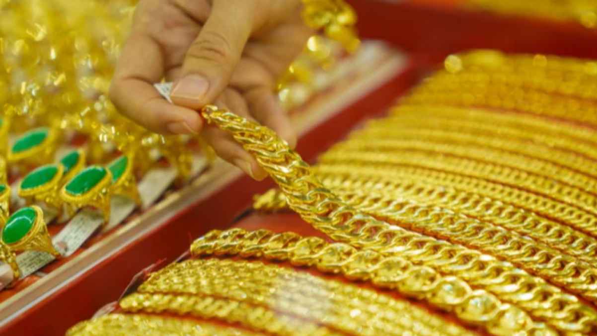 Gold prices in Jordan rose on Monday