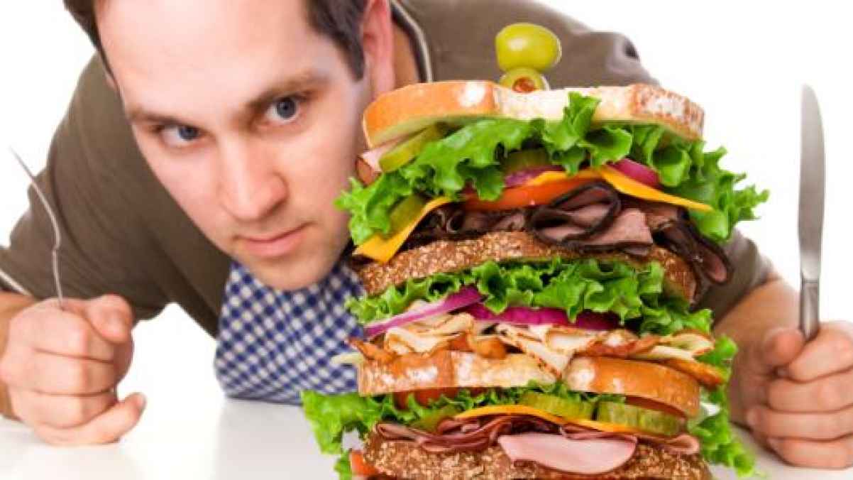 خبراء: تناول المزيد من الطعام قد يكون مفتاحا لفقدان الوزن!