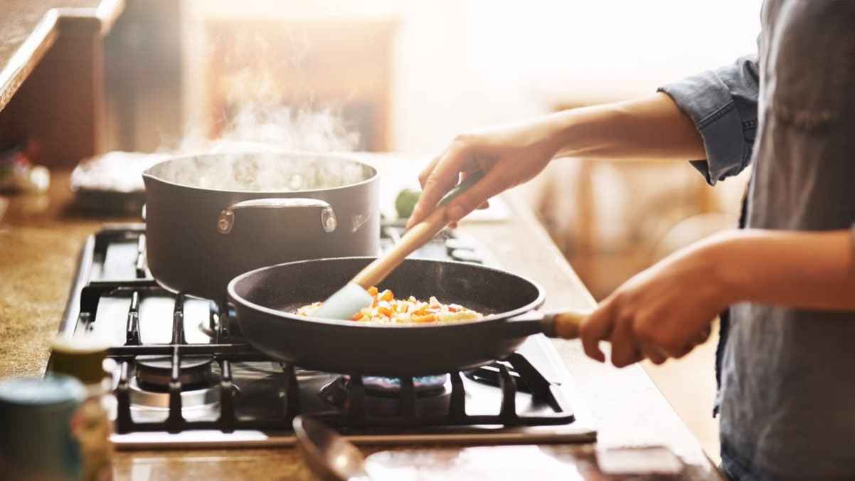 6 أخطاء شائعة أثناء الطهي تفسد مذاق الطعام