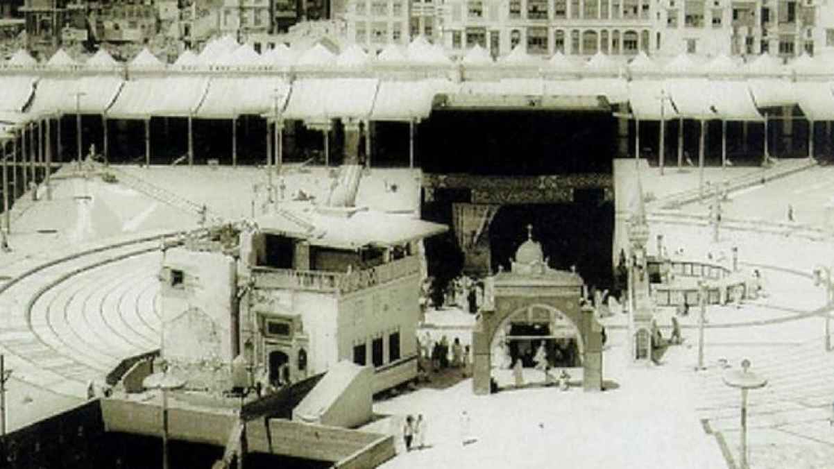 صور نادرة لبئر زمزم يعود تاريخها قبل 74 عاماً