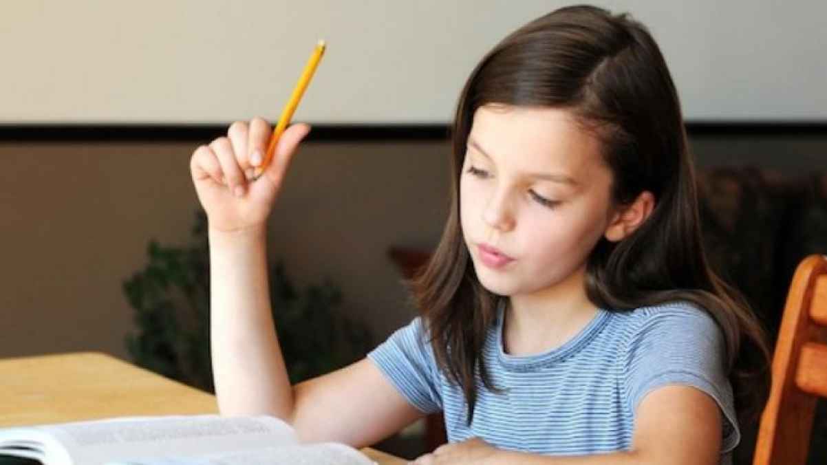 دراسة بريطانية: الطفل لا يستوعب اكثر من ربع ساعة أثناء التعليم عن بعد