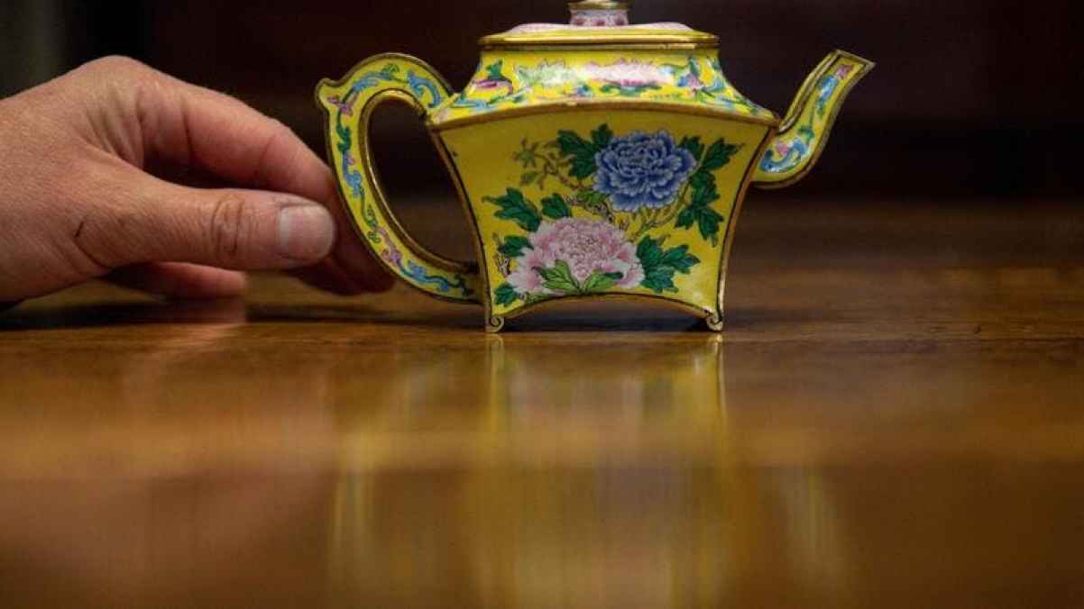 إبريق شاي "صيني" يُباع بـ496 ألف دولار.. تعرف على قصته