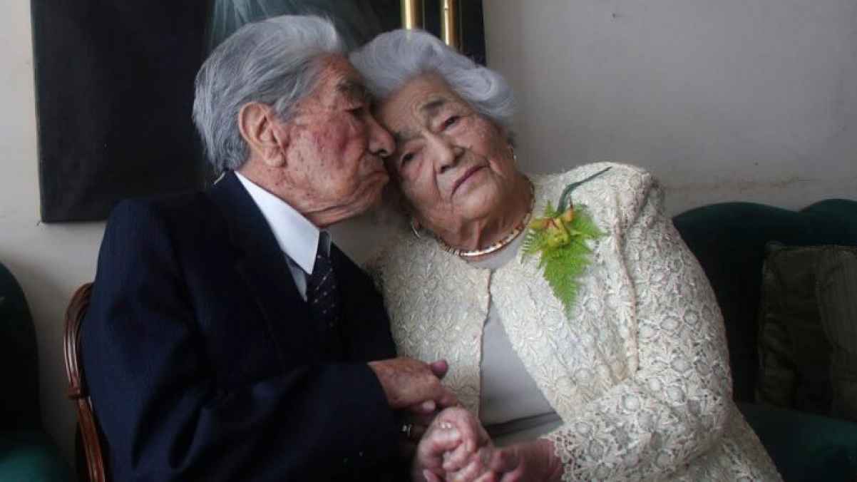 نهاية قصة أكبر زوجين في العالم.. عمرهما معا 215 عاماً