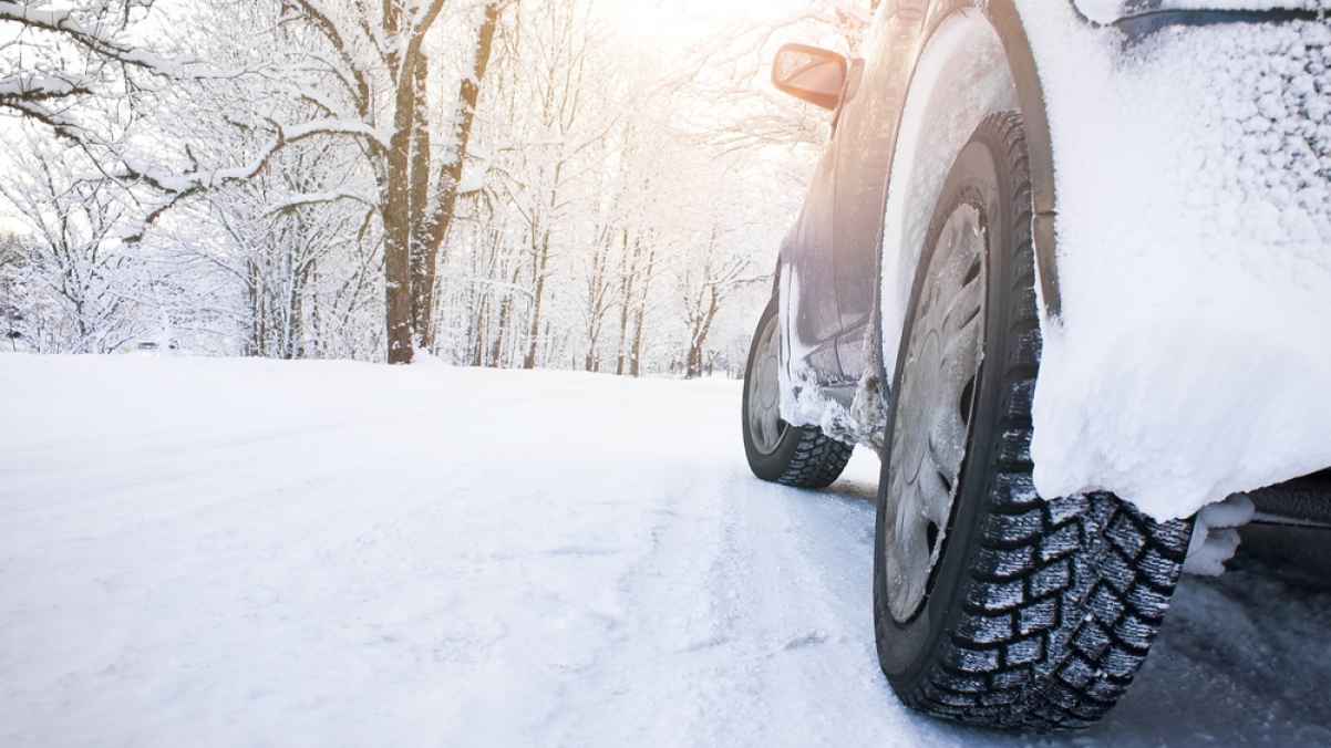 كيف تتعامل مع سيارتك على الطُرقات في حالة الجليد والثلوج؟ - فيديو