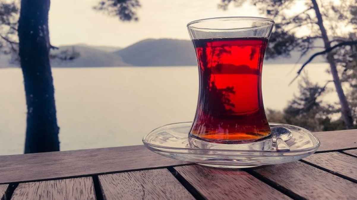 ماذا يحدث لجسمك عند تناول كوب من الشاي يومياً؟