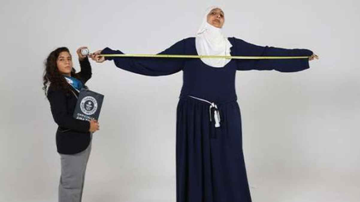 وفاة أطول إمرأة في مصر  هدى شحاتة