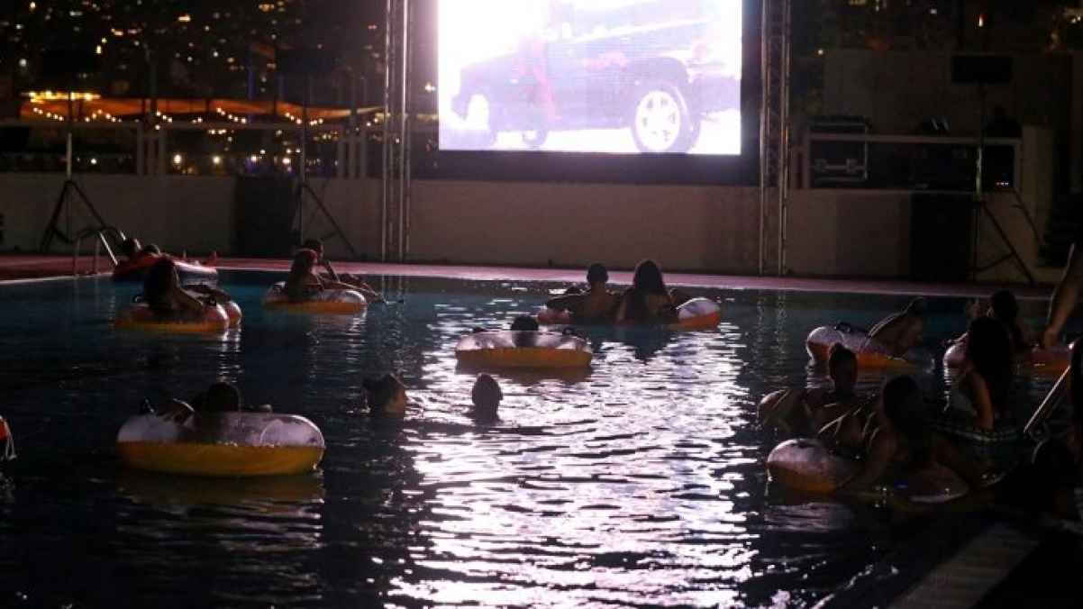 اللبنانيون يبتكرون طريقة جديدة لمشاهدة الأفلام