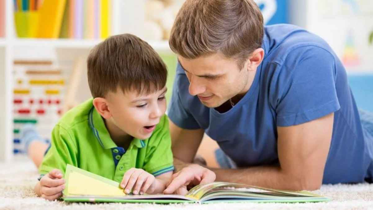 دراسة تكشف أهمية تربية الأطفال على لغتين