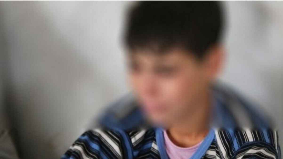 والدة الطفل السوري الذي اغتصب في لبنان تكشف تفاصيل بشعة ومؤلمة !