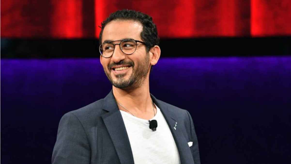 أحمد حلمي: "أقعدوا في البيت هتستمتعوا"