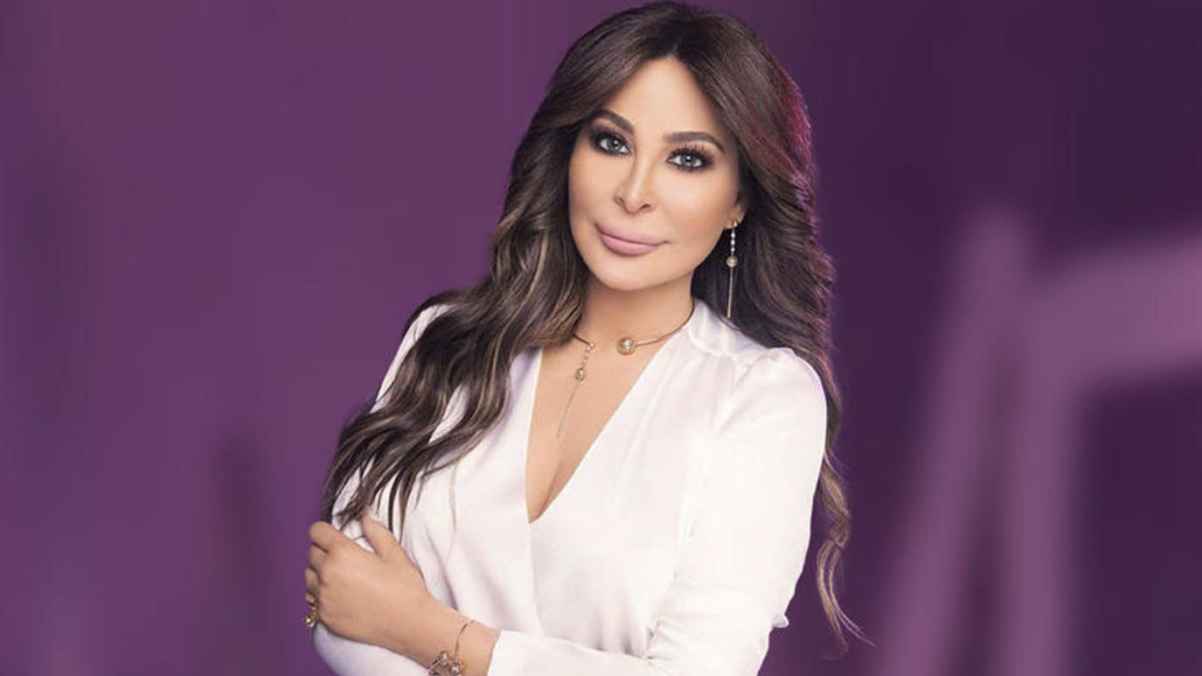 إليسا بـ "الفروة" على مسرح الرياض والجمهور يُشبهها بـ احلام - فيديو