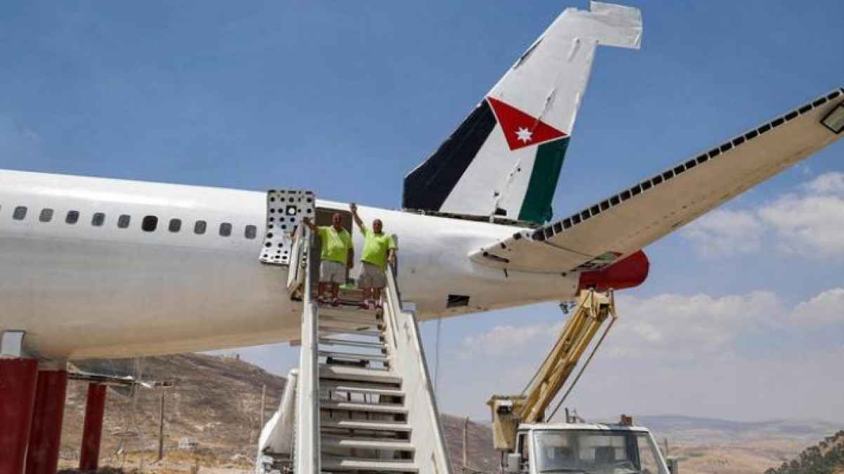 ما قصة الطائرة التي رسم عليها علم الأردن وفلسطين؟ - فيديو وصور