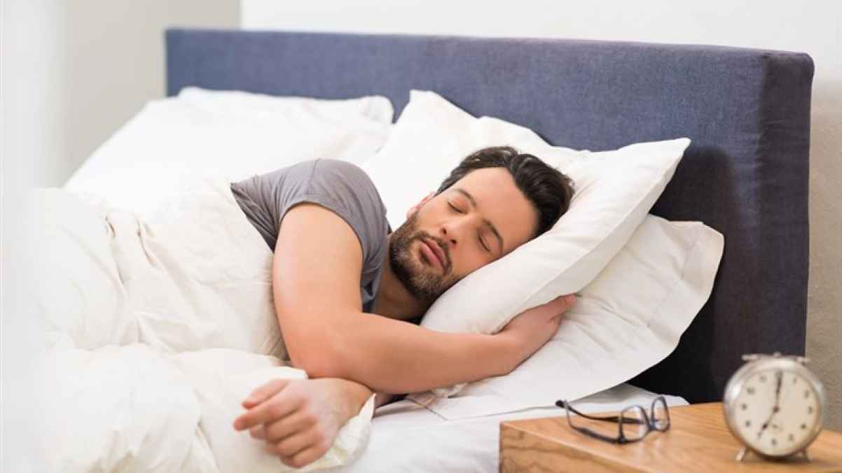 دراسة: نقص النوم قد يتسبب في الإصابة بالزهايمر