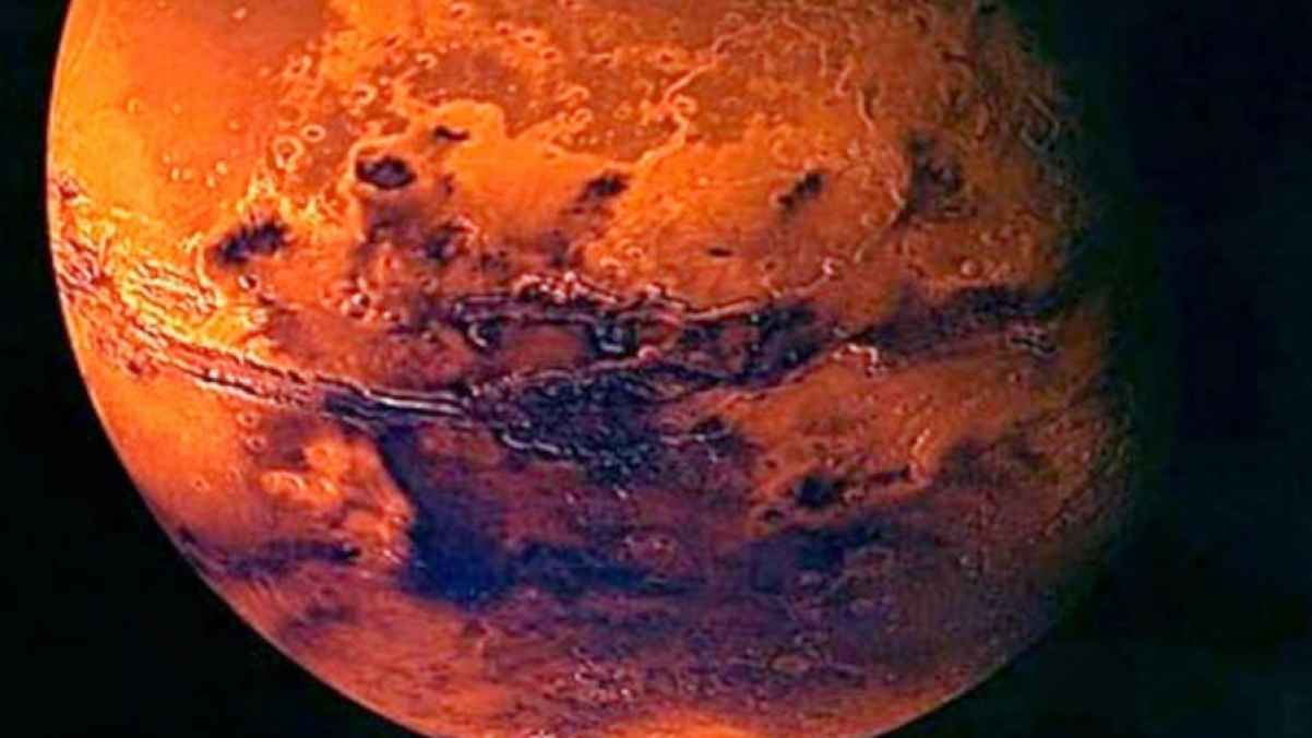 جولة في كوكب المريخ وانت في مكانك - فيديو