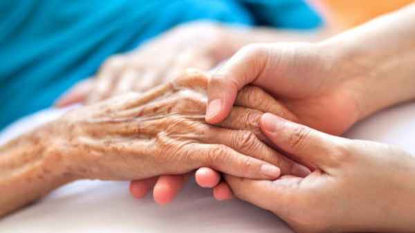 اعتقال فتى بريطاني مشتبه بإنهاء حياة رجل مسن