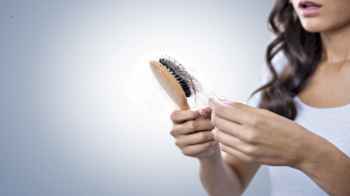 5 أسباب رئيسية لتساقط الشعر