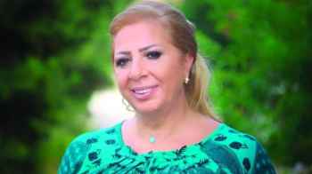مقطع فيديو طريف لـ غادة بشور  وهي تقلد تيم حسن في مسلسل الهيبة