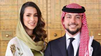 الملكة رانيا تنشر التجهيزات لحفل حناء الأمير الحسين- فيديو