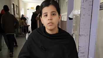 لم يكتف الكيان بسرقة عائلتها.. الصغيرة دنيا ترتقي جراء استهداف مستشفى ناصر - فيديو