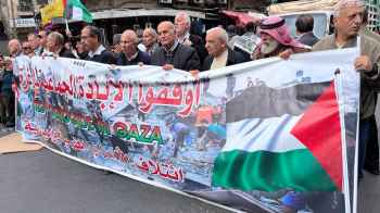 مسيرات في مدن أردنية تجديدا لدعم القطاع