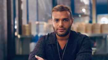 زوجة رامي صبري تناشد بالدعاء لابنها بعد تعرضه لوعكة صحية