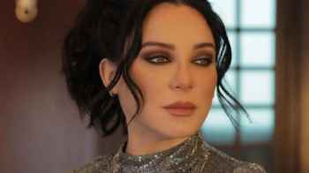 نقيب الفنانين السوريين يكشف عن شروط لإعادة سلاف فواخرجي إلى النقابة