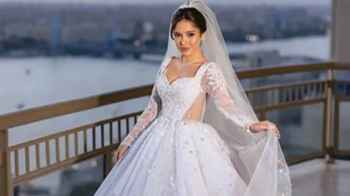"Beautiful and youthful"... Rana Raiss's mother steals the spotlight at her daughter's wedding