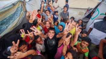 ضحكات الأطفال تُعيد الروح لوطن شامخ بعد عامين من الألم