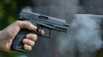 Mysterious crime… father and children found dead in car