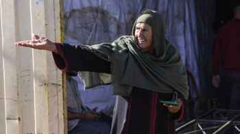 تحت القصف فوق الجوع.. المرأة الغزية تكتب ملحمة صبر جديدة