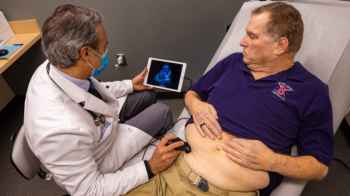 رجل في الولايات المتحدة يعيش 271 يومًا بكلية خنزير قبل إزالتها