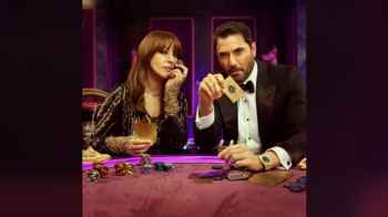 مونيكا بيلوتشي وأحمد عز يشعلان مواقع التواصل بصورة من كواليس فيلمهما الجديد