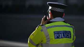 القبض على "العم J1"  في لندن  والسبب "غريب"