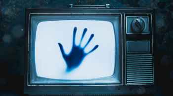 بسبب فيلم رعب.. محكمة تقضي بتعويض طالبة تأثرت نفسيًا