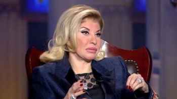 جدل واسع بعد تصرف هالة سرحان مع مراسلة لبنانية على الهواء - فيديو