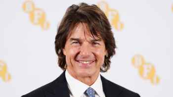 غضب في بلدة بريطانية بسبب مروحية توم كروز الخاصة