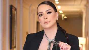 شكران مرتجى توثق أداء مناسك العمرة