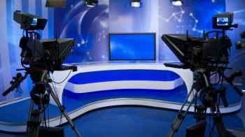 رجل يقتحم قناة تلفزيونية تركية للانتقام