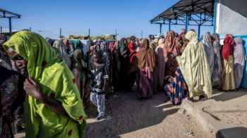 السودان بين فكي الحرب والجوع... لا ظلّ إلا للخوف - صور