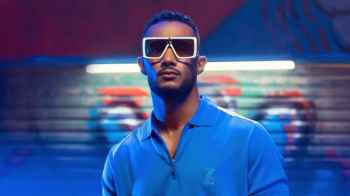 محمد رمضان يواجه انتقادات بعد وفاة والده