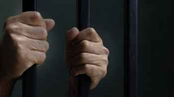 سجين أسترالي يرفع دعوى ضد السجن بسبب "أكلة محظورة"