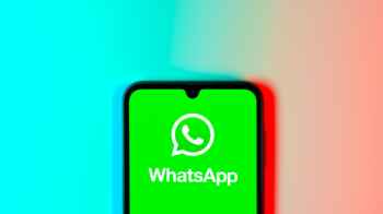 "واتساب" تحظر عدة ميزات من منصتها