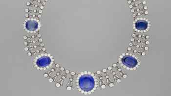 Recovery of a necklace inspired by a James Bond movie