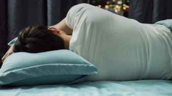دراسة تكشف أضرار النوم لأكثر من 6 ساعات في اليوم